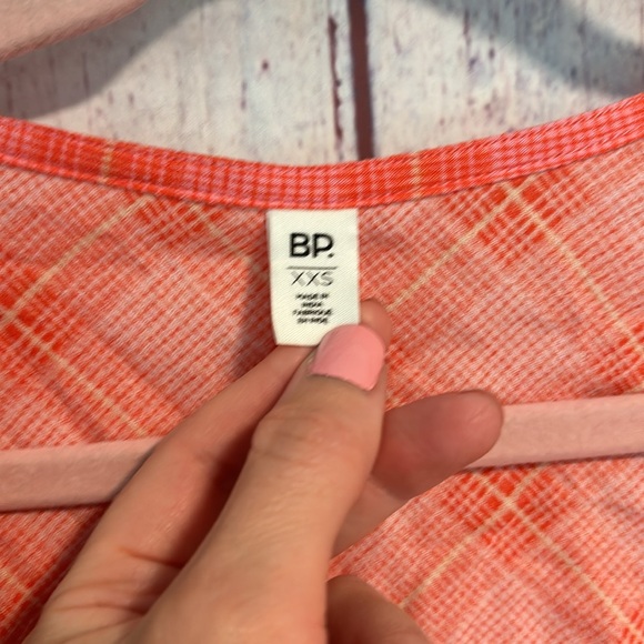 NWT BP SURPLICE V-NECK CROP TOP - Picture 4 of 8